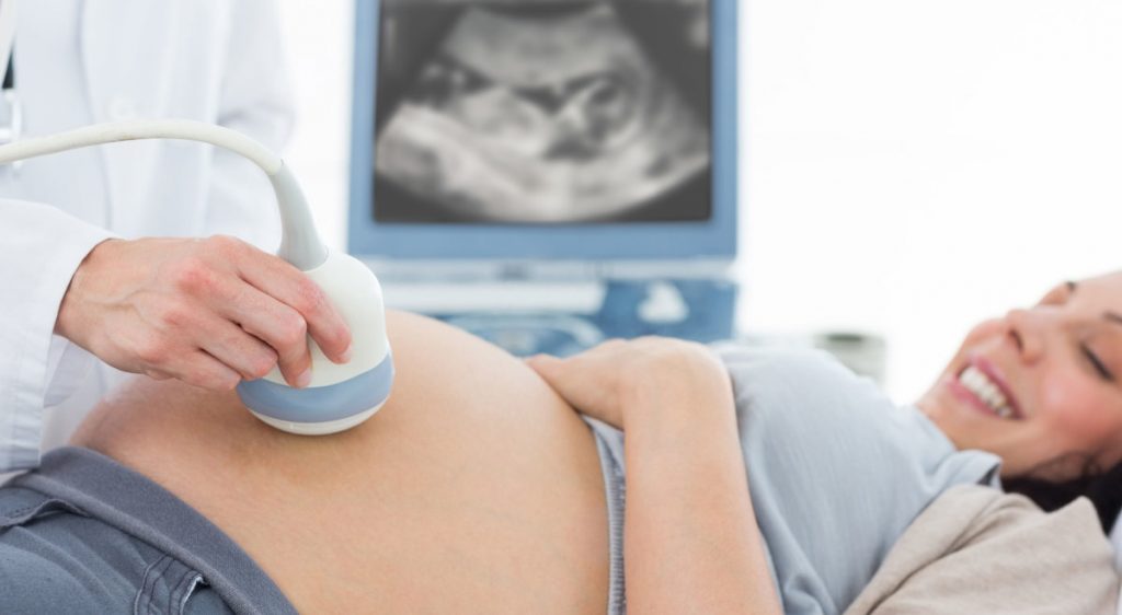 Hãy cân nhắc việc mặc quần áo thoải mái để có thể dễ dàng thực hiện siêu âm thai.