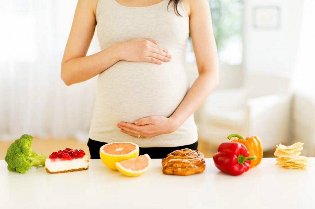 Mẹ bầu nên ăn gì vào ngày Tết để đảm bảo sức khỏe?