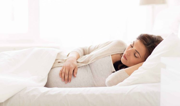 Thiếu ngủ là nguyên nhân gây thâm quầng thâm dưới mắt phổ biến ở nhiều người.