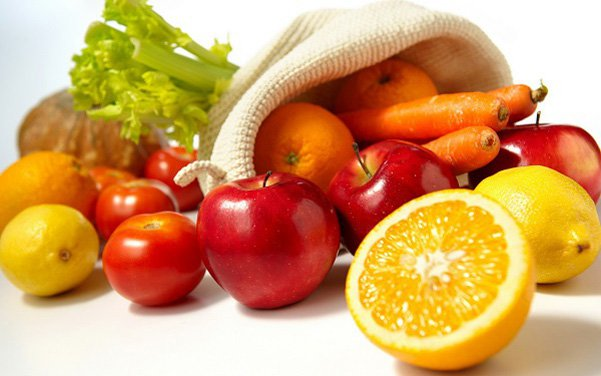 Bệnh nhân hóa trị nên tăng cường vitamin C từ trái cây và rau quả.