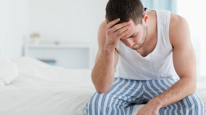 Vô sinh ở nam giới khiến cuộc sống vợ chồng trở nên khó khăn.