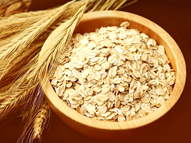Sữa rửa mặt dâu tây và yến mạch