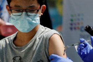 Trẻ gặp phải tác dụng phụ nào khi tiêm vaccine Pfizer?