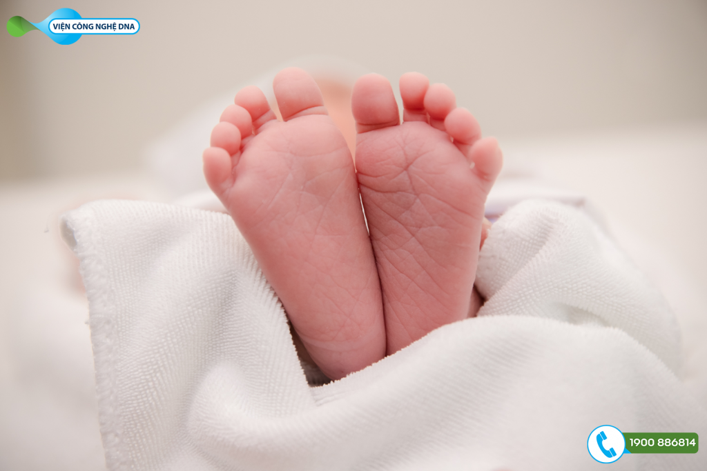 Thực hiện sàng lọc sơ sinh là một bước không thể thiếu để đảm bảo bé yêu phát triển khỏe mạnh, bình thường.