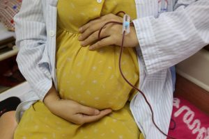 Bà bầu mắc bệnh Thalassemia nên ăn gì và kiêng gì?