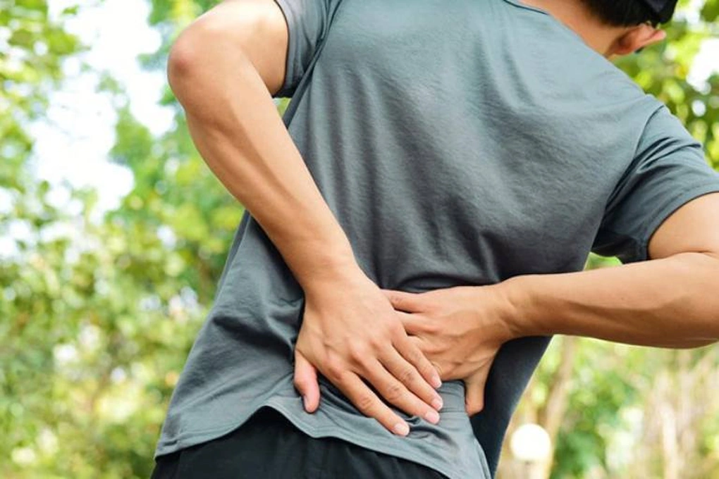 Đau lưng dai dẳng có thể là dấu hiệu cảnh báo ung thư