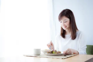 Bổ sung canxi cho mẹ sau sinh như thế nào là đủ và đúng cách?